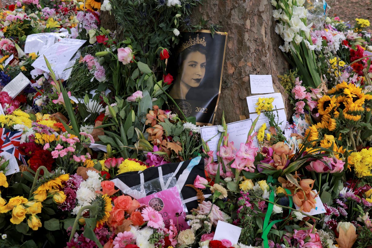 Minute&rsquo;s silence to be held next Sunday to remember Queen Elizabeth II&rsquo;s life, No. 10 announces