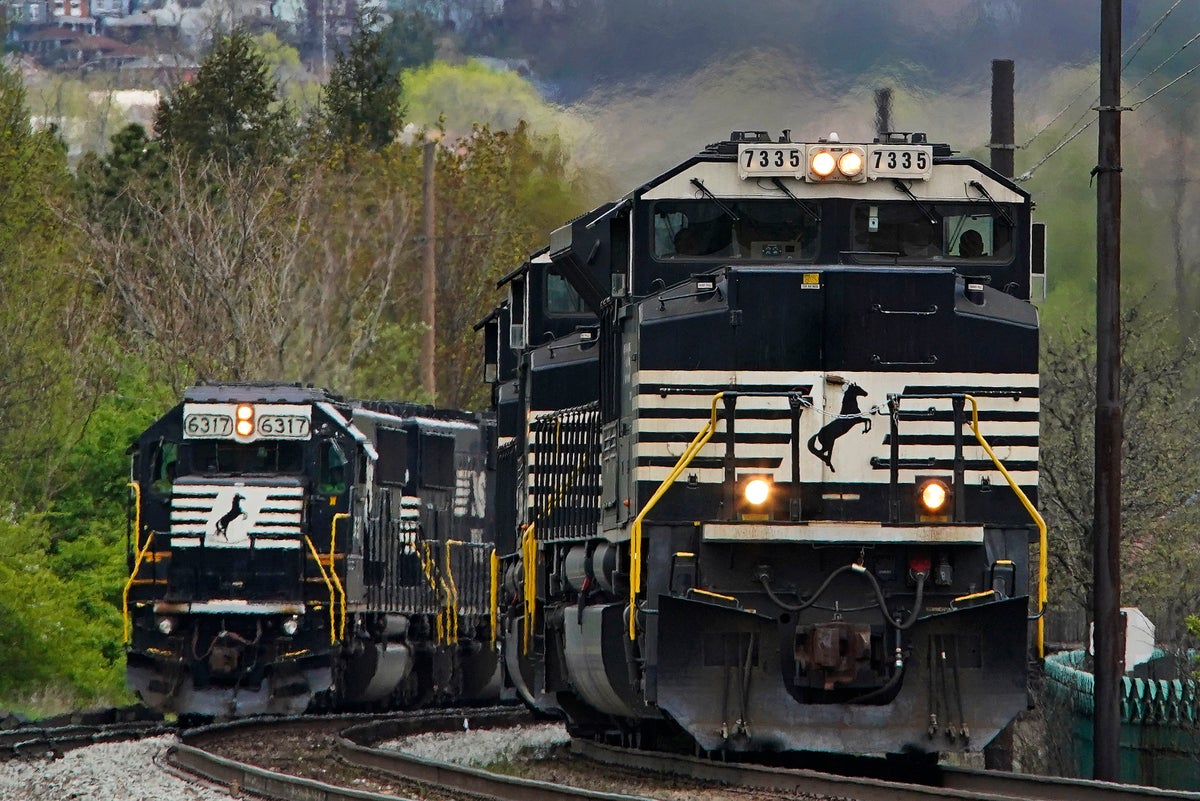 Anlaşmaya varmak için ABD demiryolları ve sendikalar üzerindeki baskı artıyor