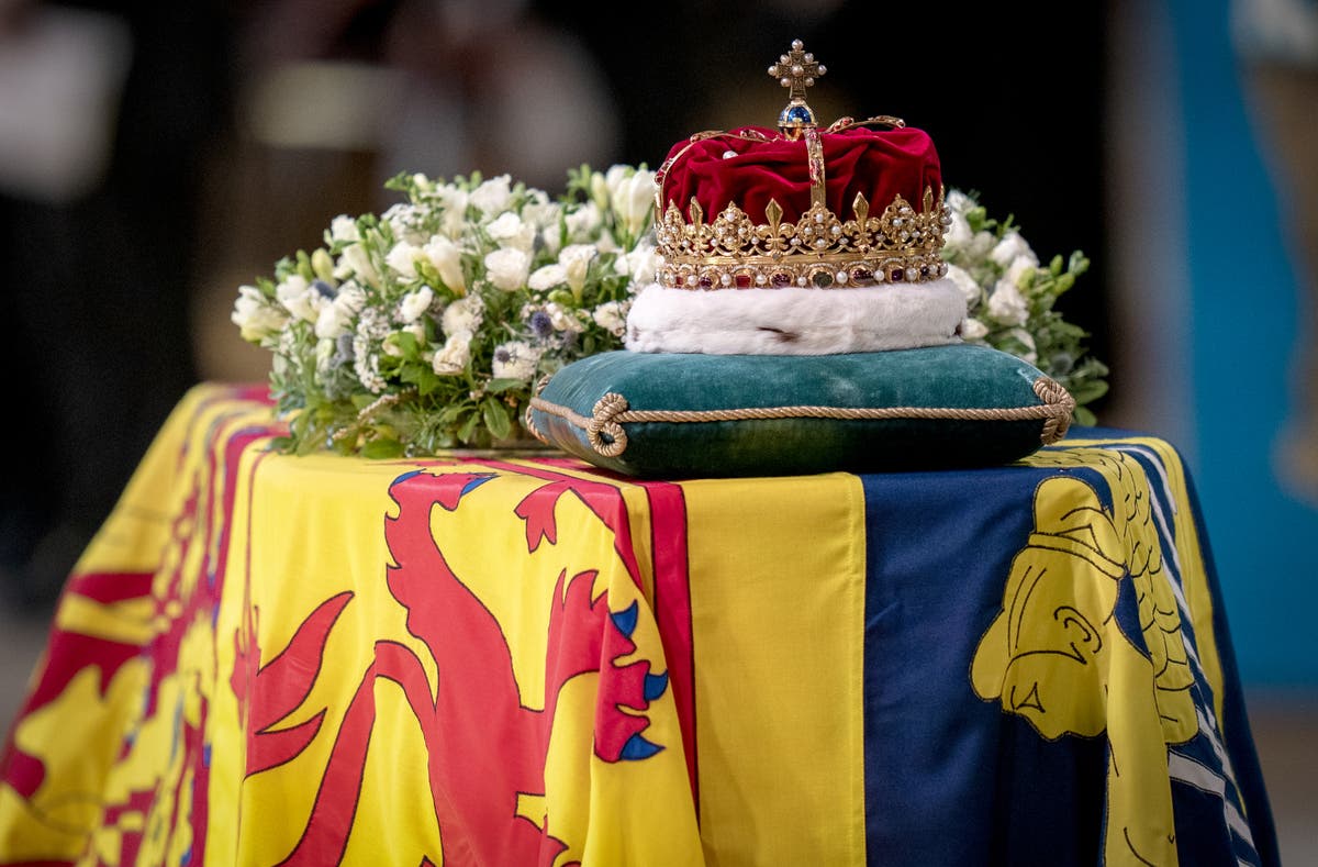 People urged to not to camp or wait ahead of Queen’s lying in state procession