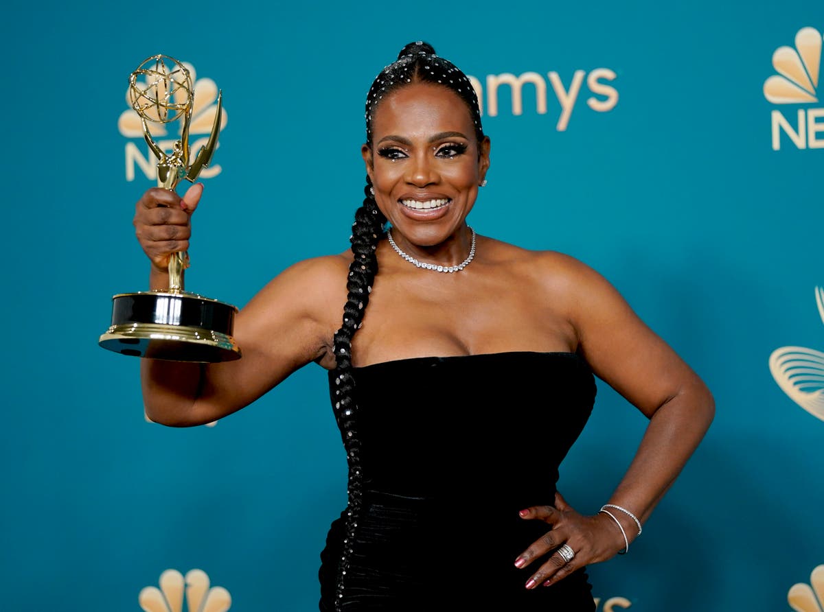 Sheryl Lee Ralph, 66, 1st-time nominee, wins Emmy award