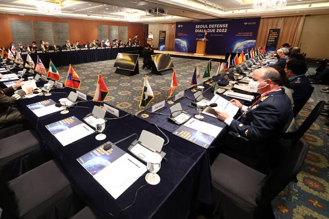 <p>Senior defense officials and civilian experts from abroad listen to South Korean Deputy Defense Minister for Policy Heo Tae-keun during the opening ceremony of the 2022 Seoul Defense Dialogue at a hotel in Seoul, South Korea, 6 September 2022 </p>