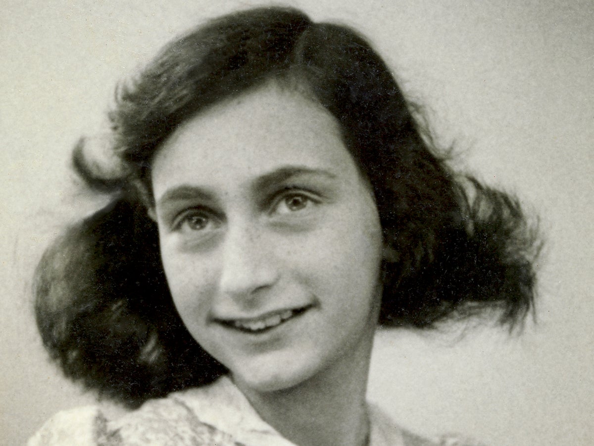 Mormonlar ölümünden sonra Anne Frank'i vaftiz ediyor | Bağımsız