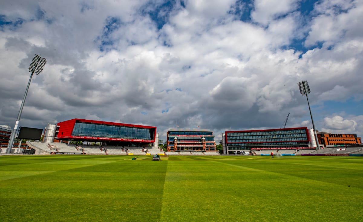 Lancashire hit back at &lsquo;gut wrenching&rsquo; points deduction as fading title bid ends