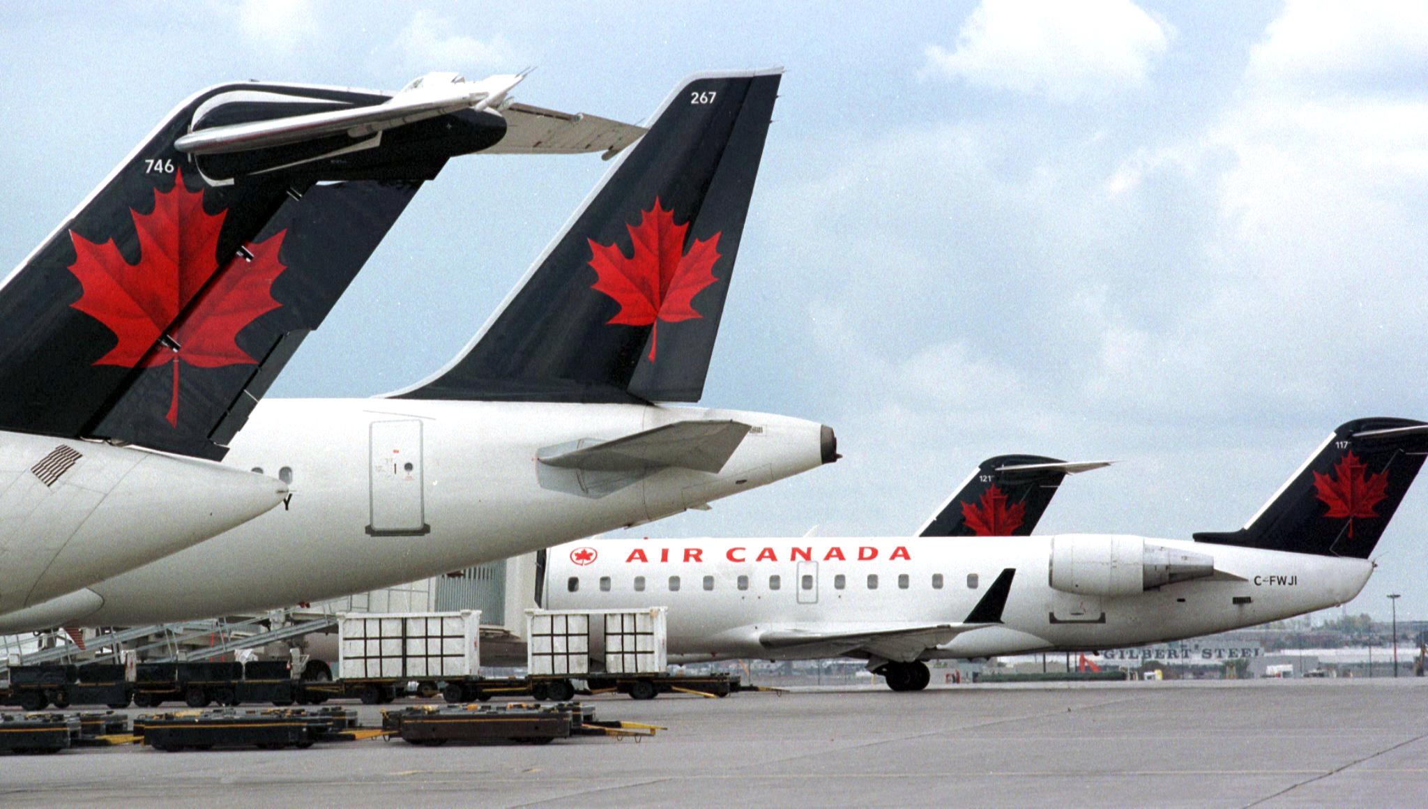 Air Canada has grounded a pilot after he was caught posting a string of anti-Semintic messages on social media