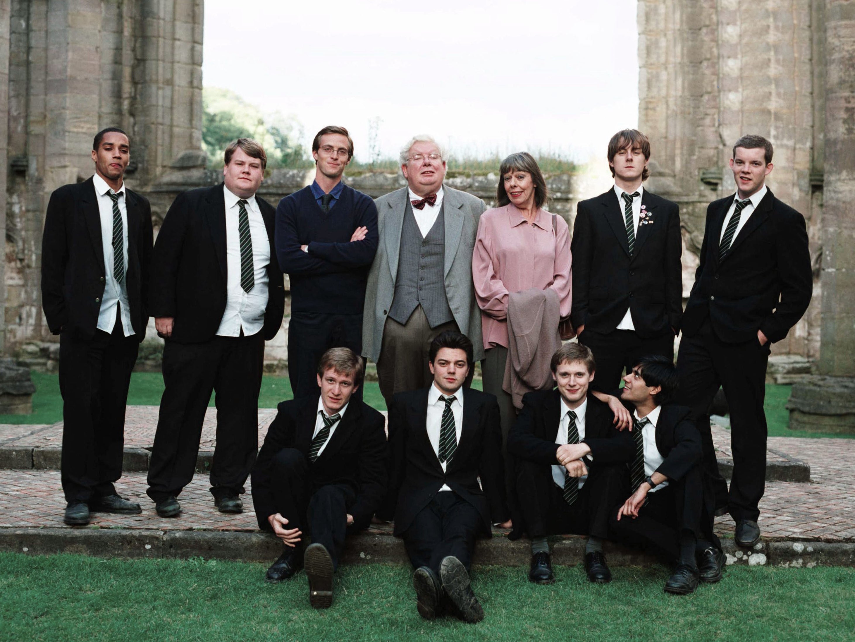 De la Tour with the film cast of ‘The History Boys’, including the late Richard Griffiths, Russell Tovey (far right), Dominic Cooper (front centre) and James Corden, back row, second from left