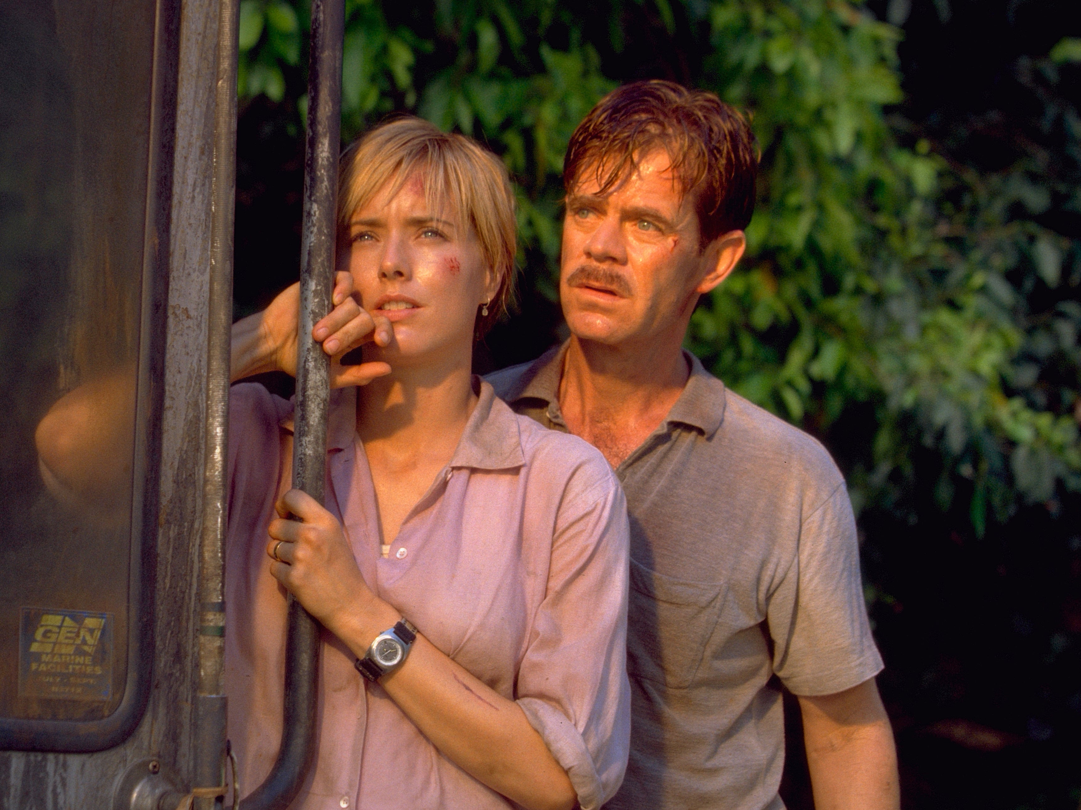 Téa Leoni and William H Macy in ‘Jurassic Park III'