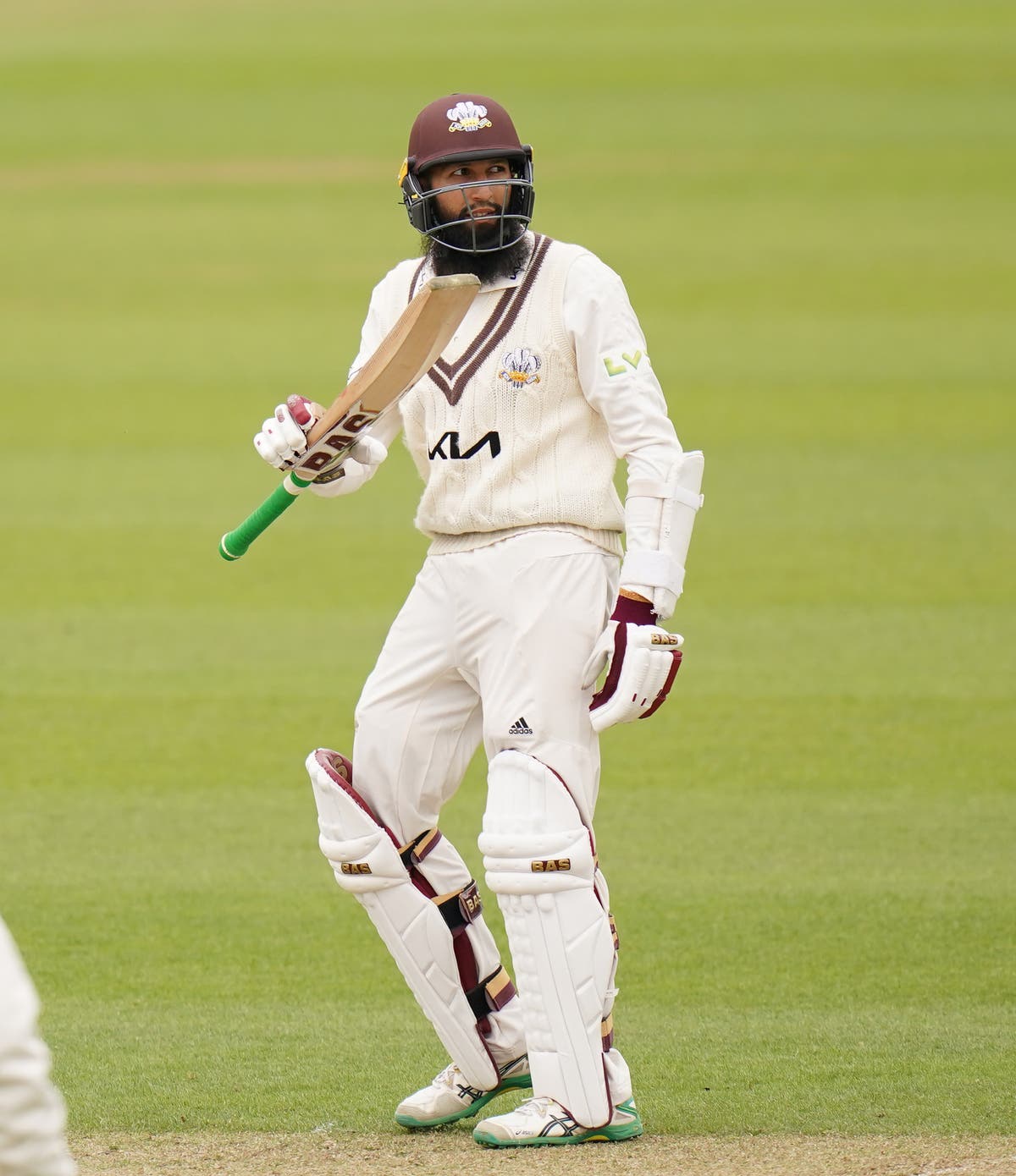 Hashim Amla stars in Surrey fightback as Dan Lawrence puts Essex on top Hashim Amla stars in Surrey fightback as Dan Lawrence puts Essex on top