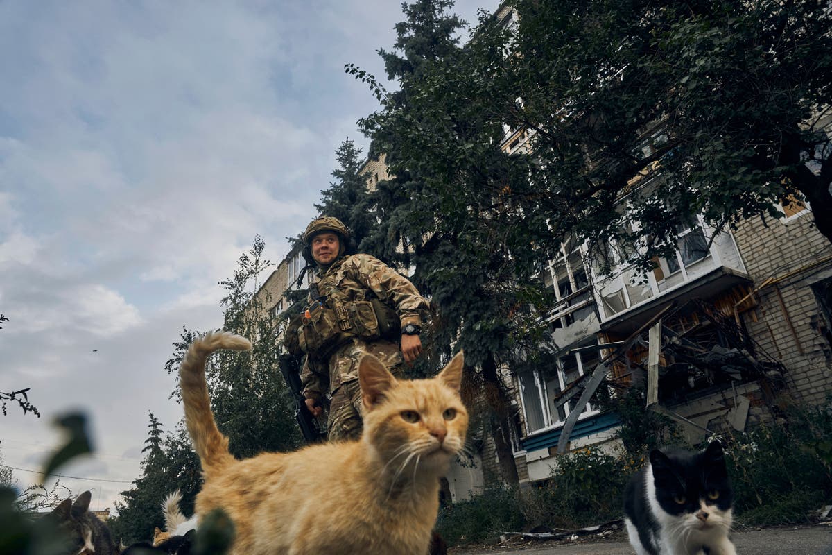 Zelenskyy visits liberated, but devastated, city of Izium