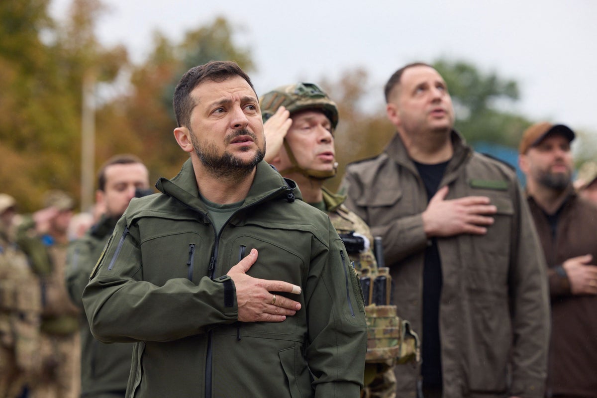 Zelensky visits recently liberated Ukrainian city to thank troops