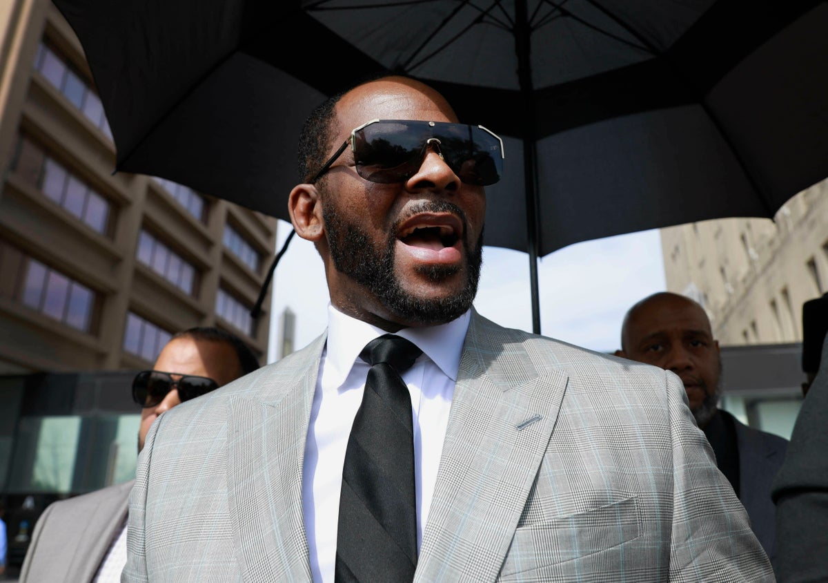 R Kelly convicted on child pornography charges in Chicago trial