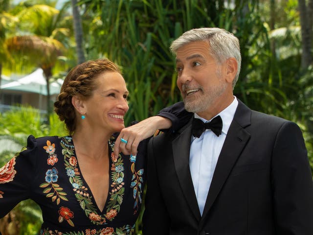 Julia Roberts y George Clooney en 'Ticket to Paradise'