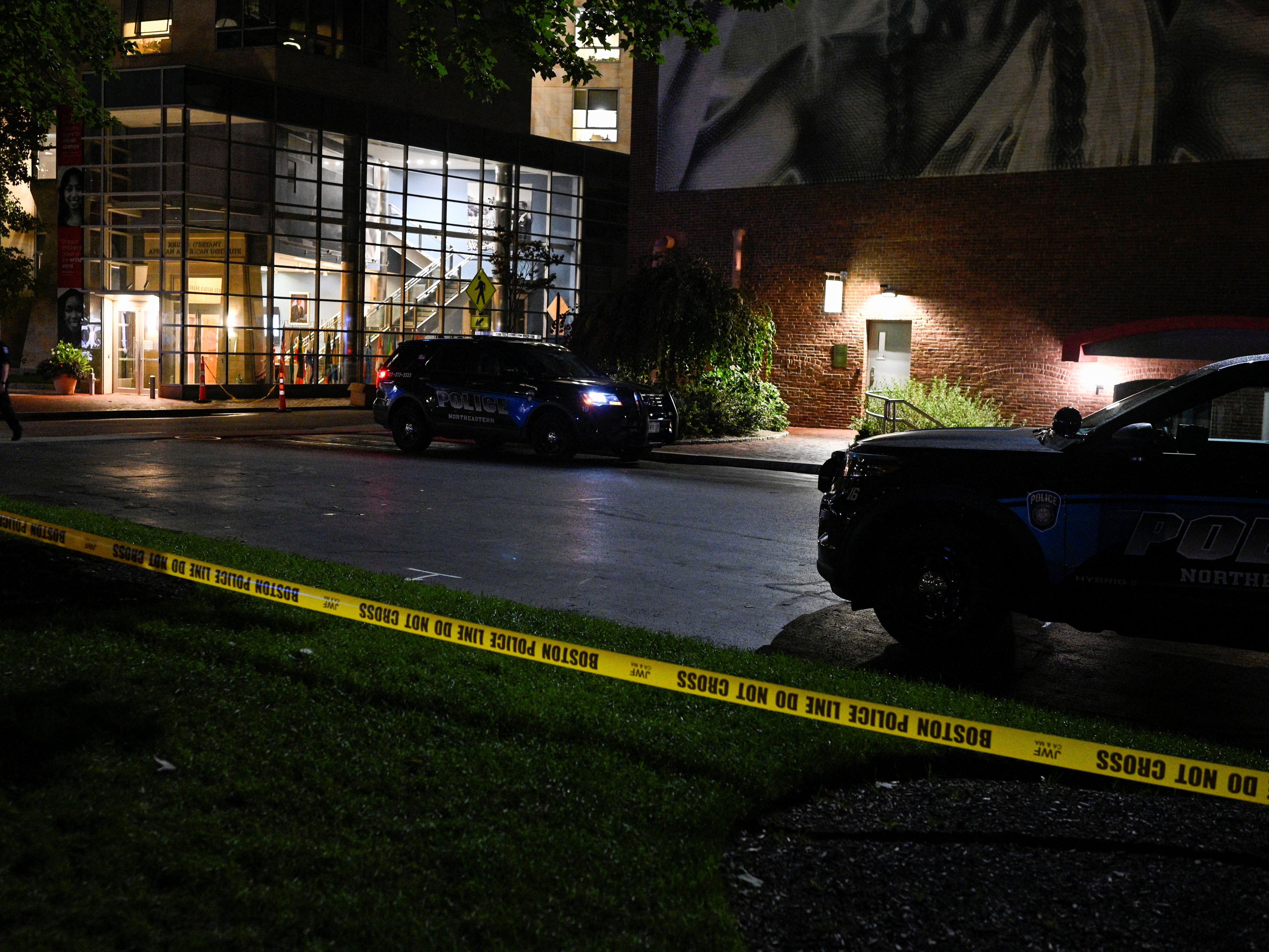 Boston Police Department’s Bomb Squad, Boston Emergency Management Services and other law enforcement agencies respond after a package delivered to Holmes Hall at Northeastern University exploded, in Boston, Massachusetts, U.S., September 13, 2022. REUTERS/Nicholas Pfosi