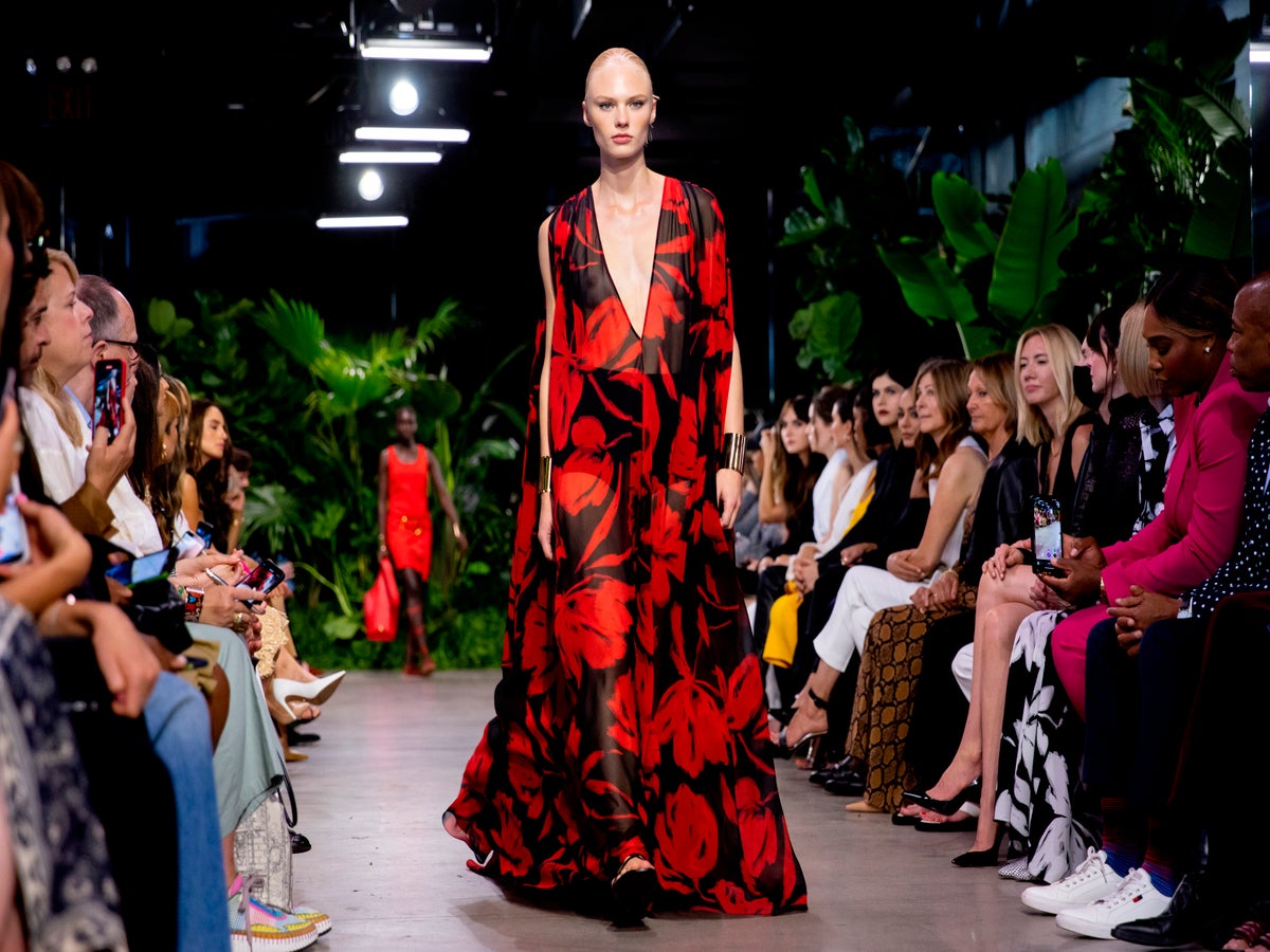 Michael Kors brings resort wear to the city at his NYFW show | The  Independent