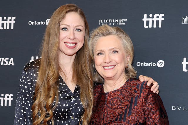 <p>Hillary and Chelsea Clinton in September 2022</p>