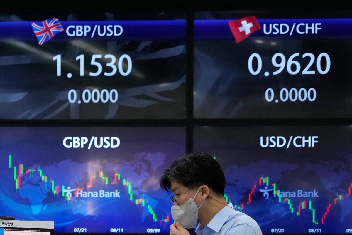 Government warned foreign investors could desert Brexit Britain as pounds hits 37-year low