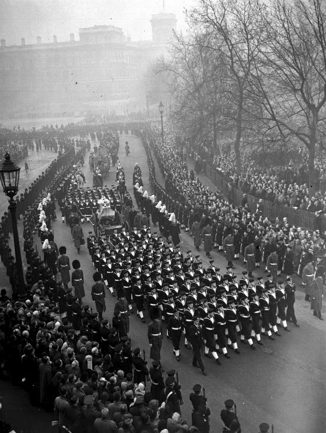 The funeral cortege of King George VI moves to Paddington station in London (PA)