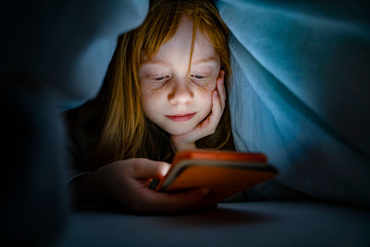 Primary school children losing ‘a night’s sleep per week’ due to social media