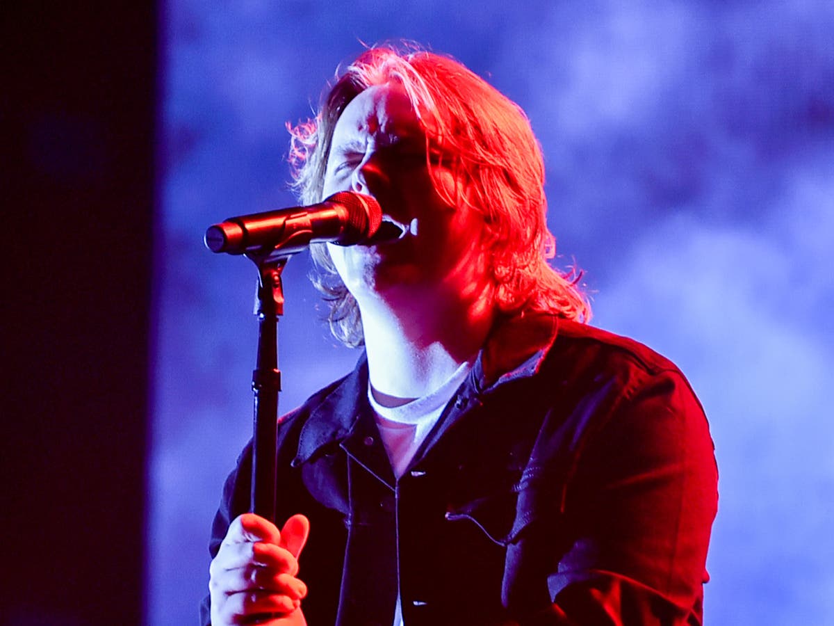 Lewis Capaldi recalls heartbreaking moment with dad before Tourette’s diagnosis