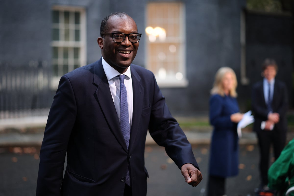 Kwasi Kwarteng expected to announce £30 billion in tax cuts this week