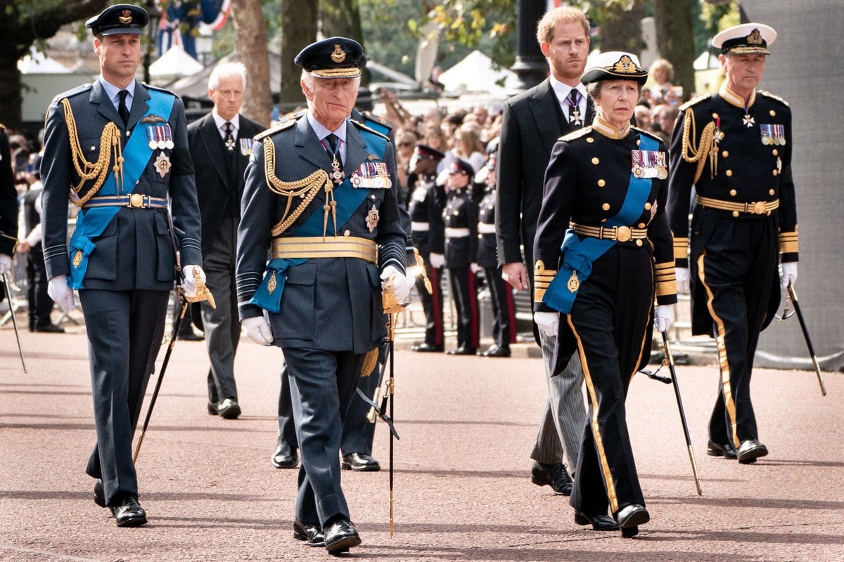 Prince Harry ‘will be permitted to wear military uniform’ for Queen’s vigil in Palace reversal
