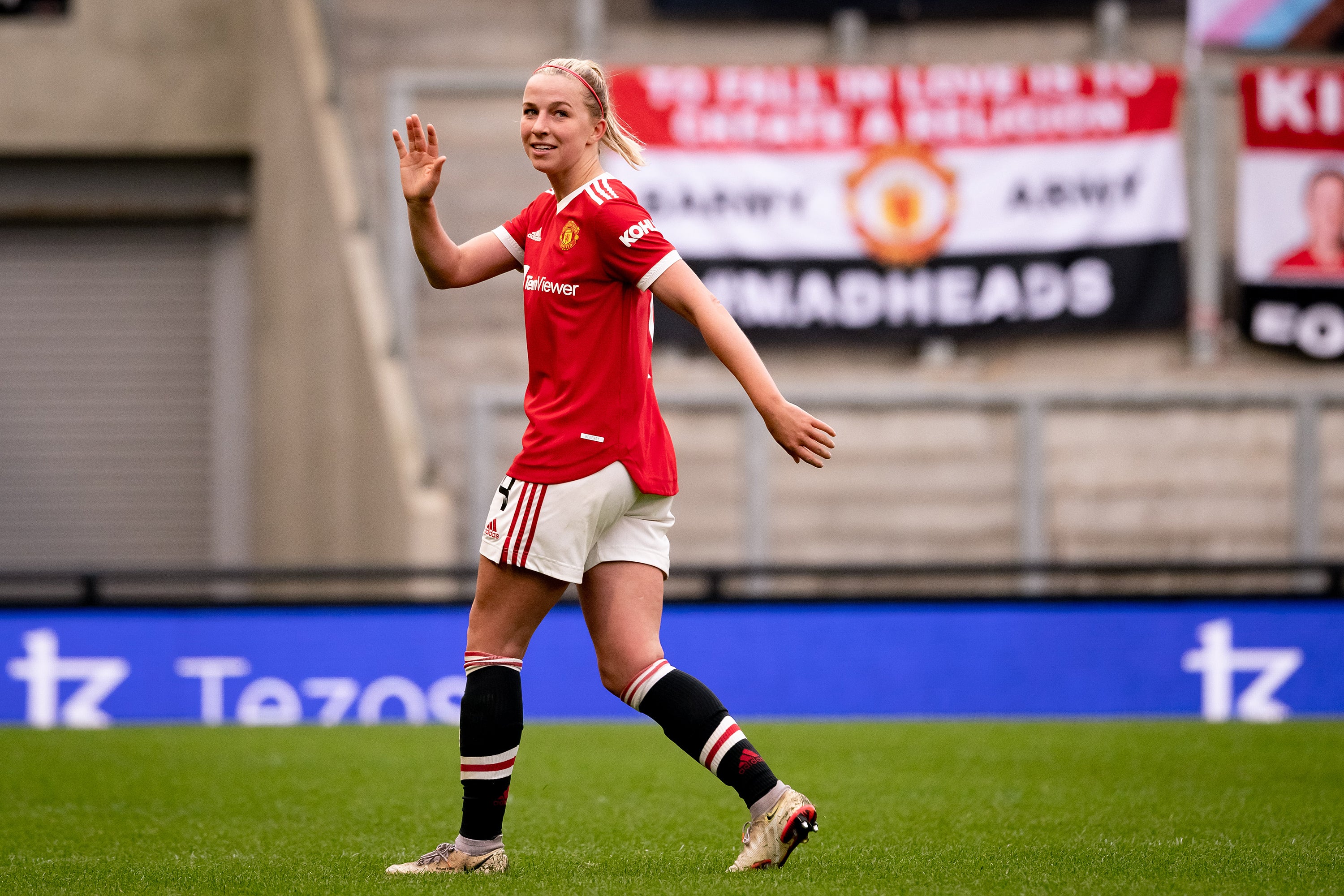 Jackie Groenen has signed a three-year deal with the French club