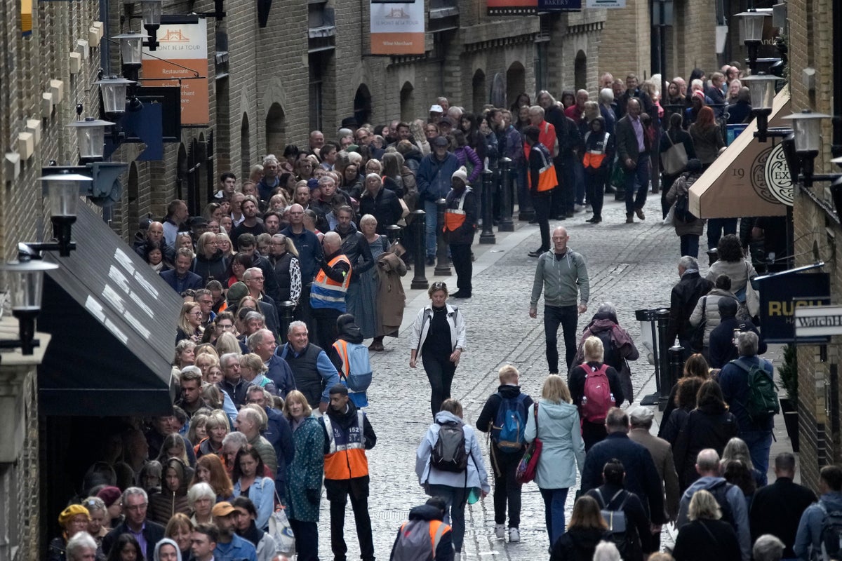 Queue to see Queen’s coffin paused for at least six hours as capacity reached