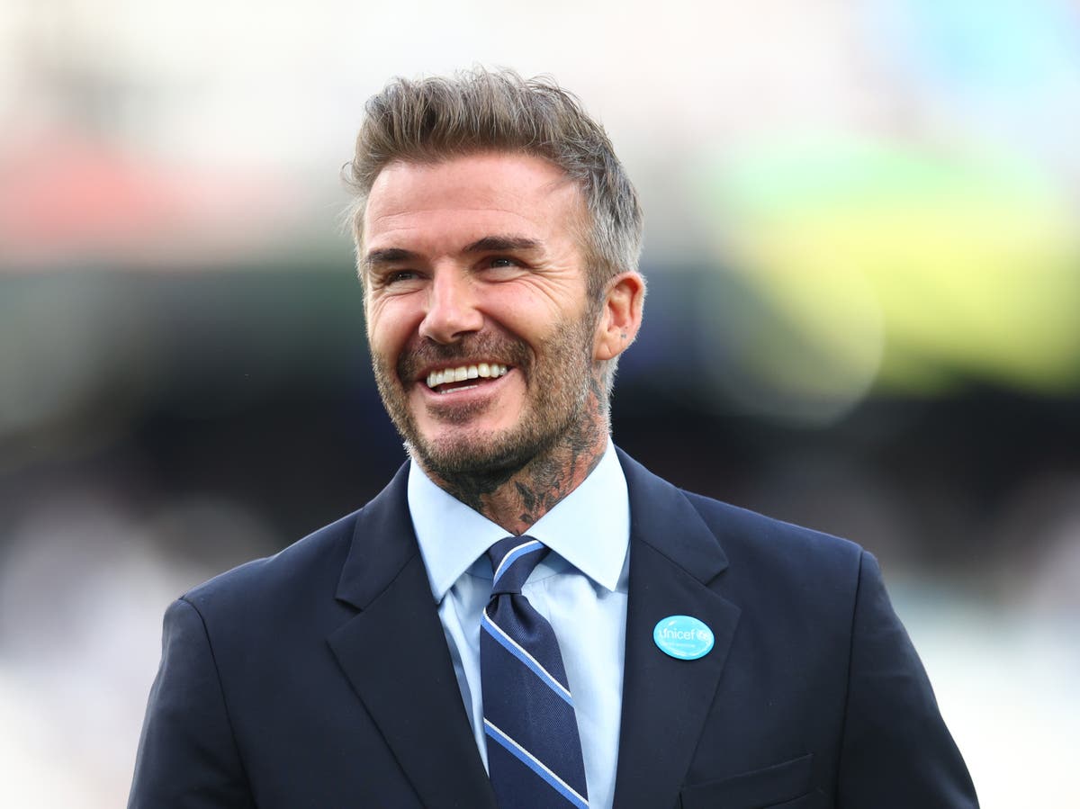 Fans spot David Beckham in queue to see the Queen&rsquo;s coffin