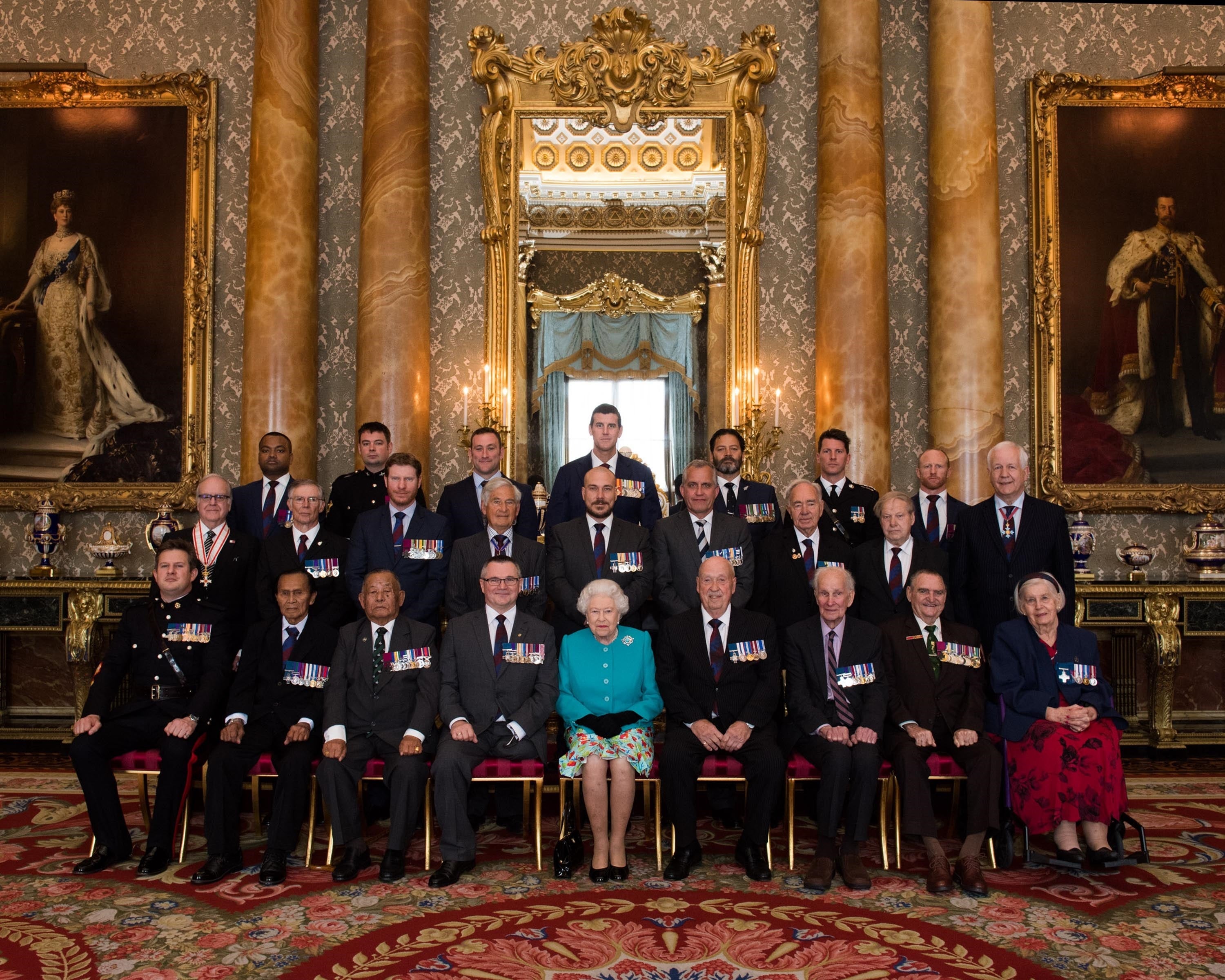 Members of the VC and GC Association at a meeting with the Queen (Sgt Paul Randall RLC/MoD/PA)