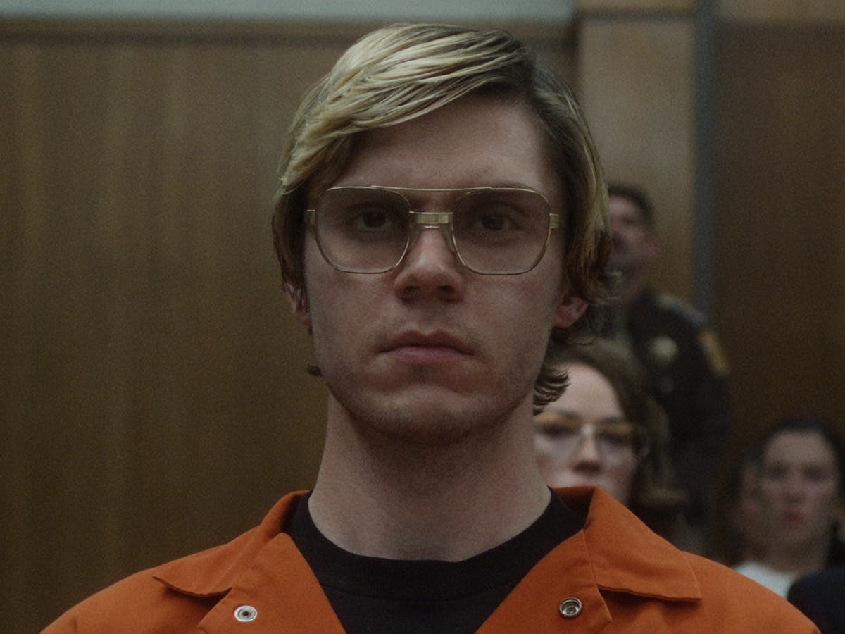 Evan Peters terrifies with ‘uncanny’ likeness to Jeffrey Dahmer in Netflix trailer