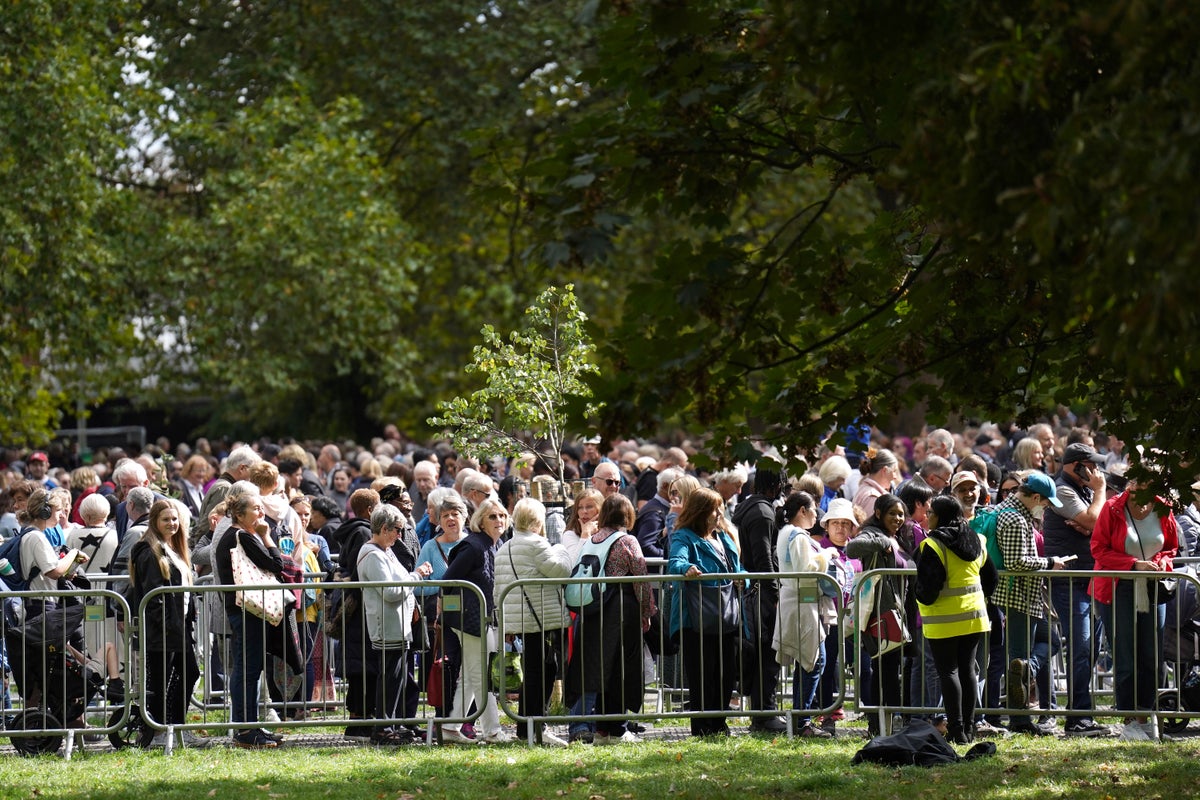 Sun expected to shine on queue to attend Queen’s lying in state