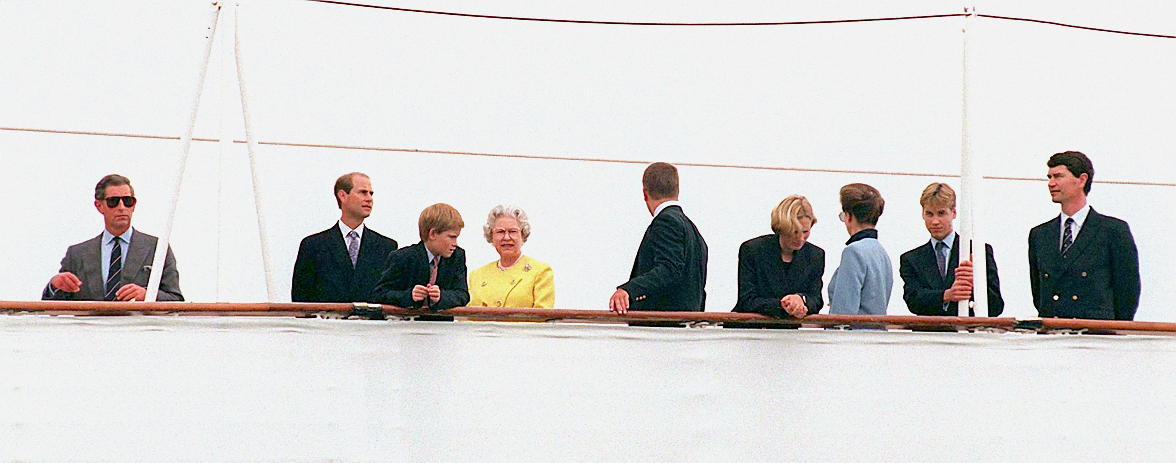 The Queen with some of her grandchildren (John Stillwell/PA)