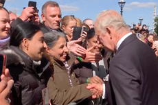 ‘Sorry for the wait:’ Prince William and King Charles apologise to mourners in surprise visit to Queen queue