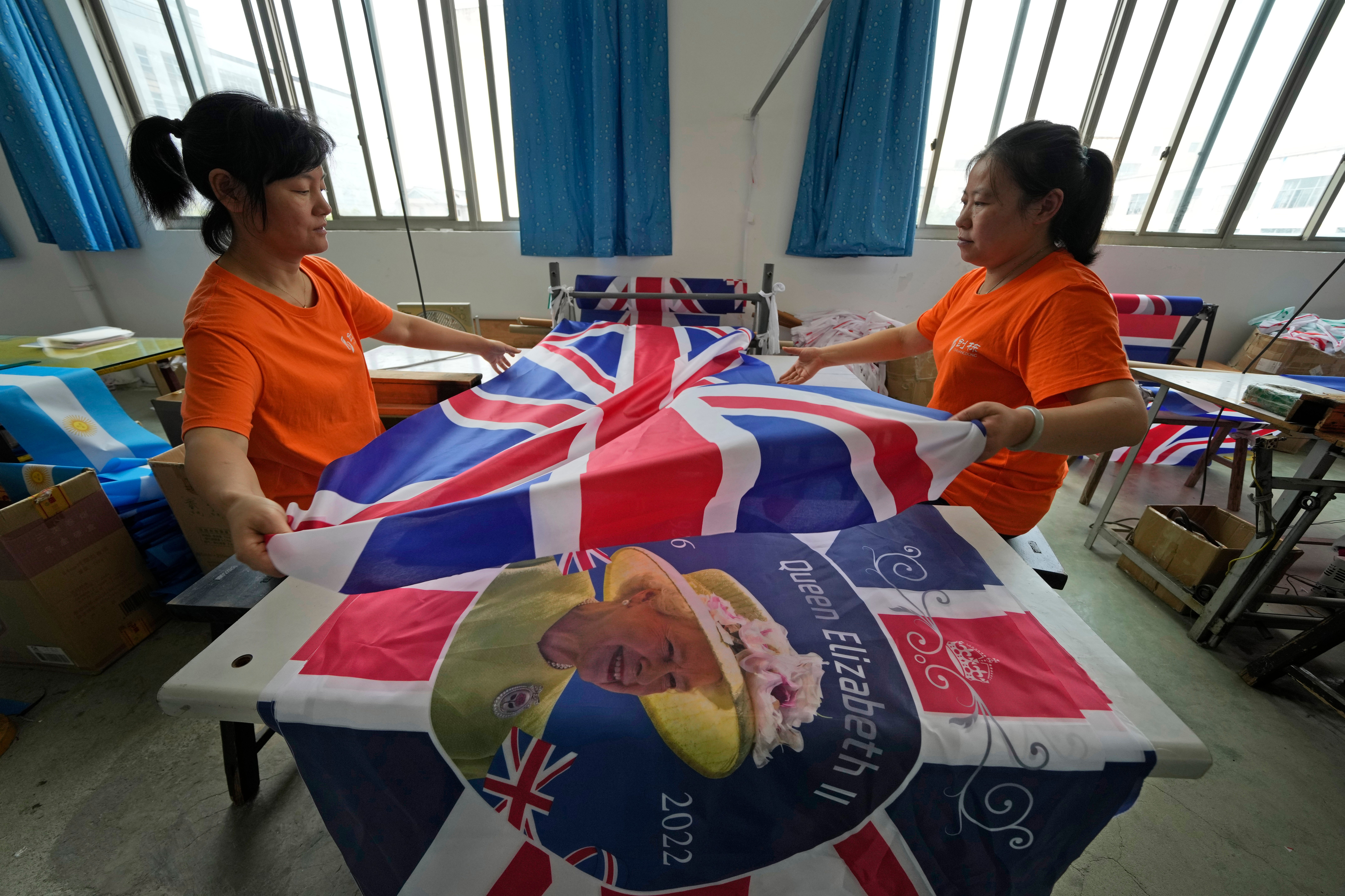 China Britain Royals Flag Boom