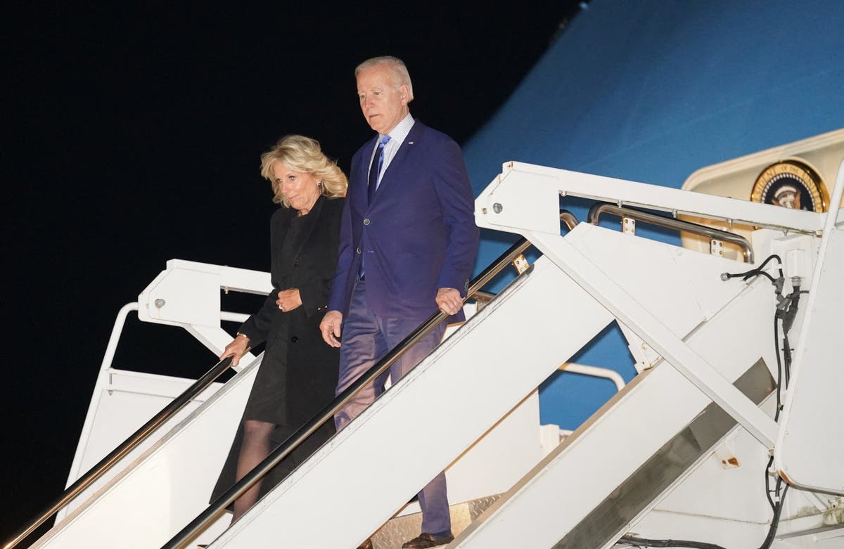 Joe Biden touches down in UK ahead of Queen&rsquo;s funeral
