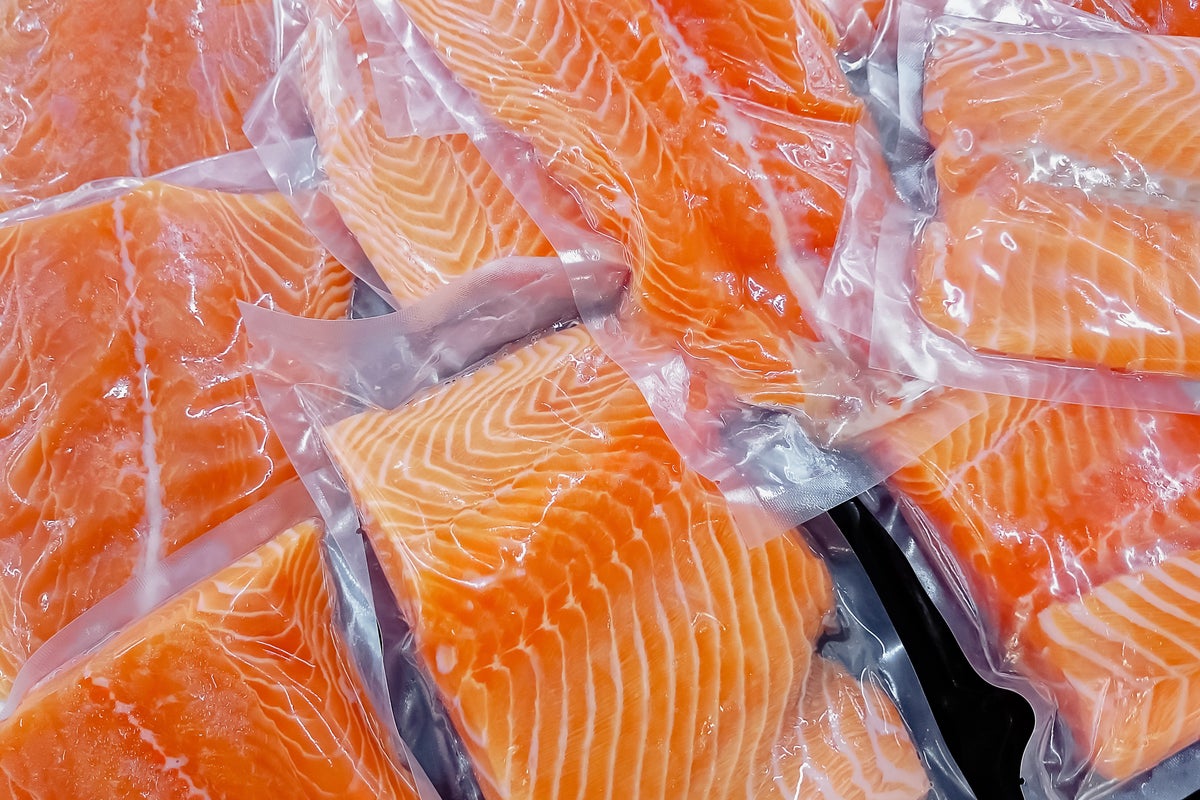 Lerøy Seafood adds chicken by‑products to salmon feed for UK supermarkets