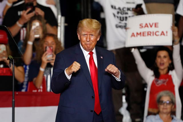 <p>Former US President Donald Trump arrives at a Save America rally at the Covelli Centre in Youngstown, Ohio, USA, 17 September 2022</p>