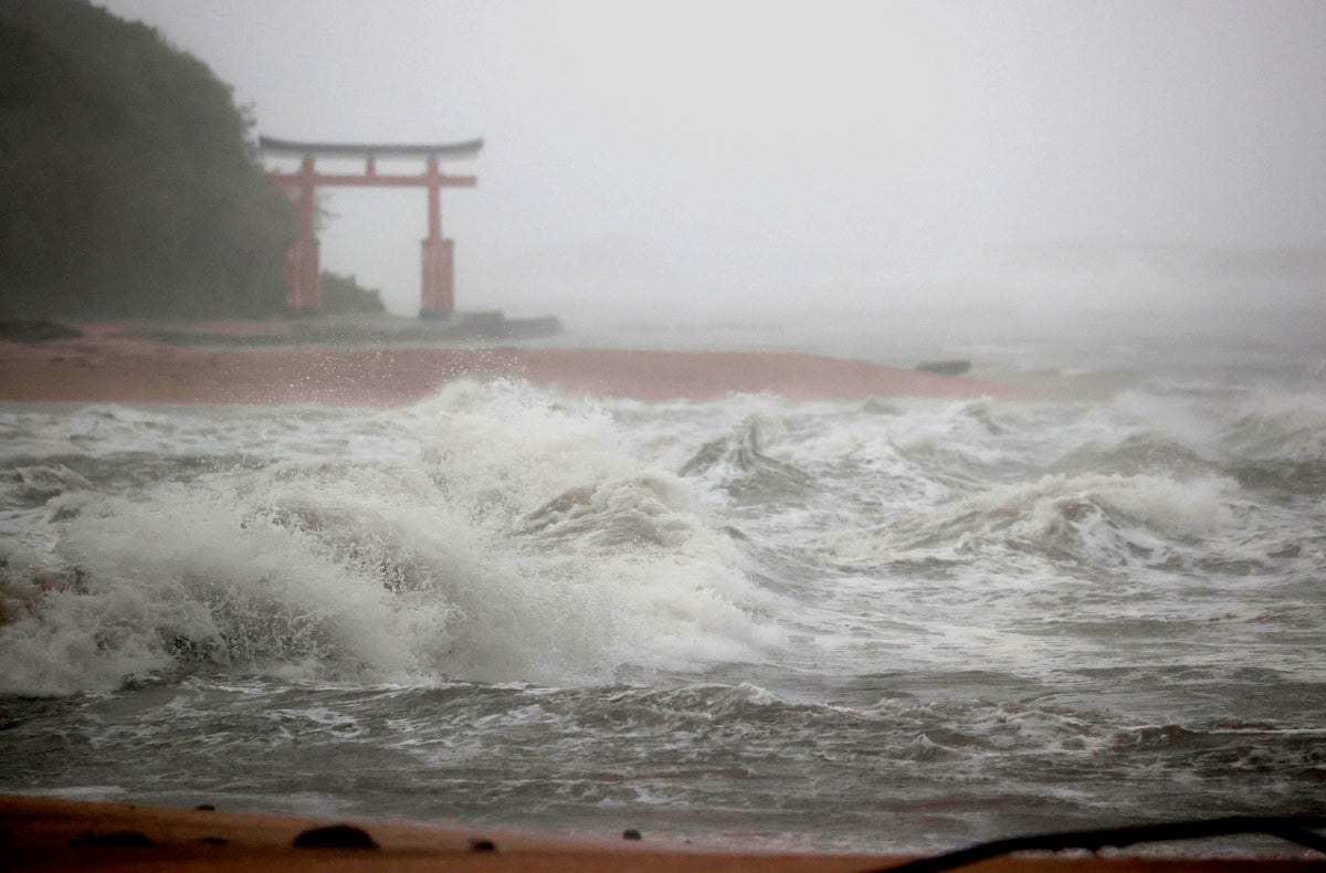 Powerful typhoon pounds southern Japan; thousands evacuated