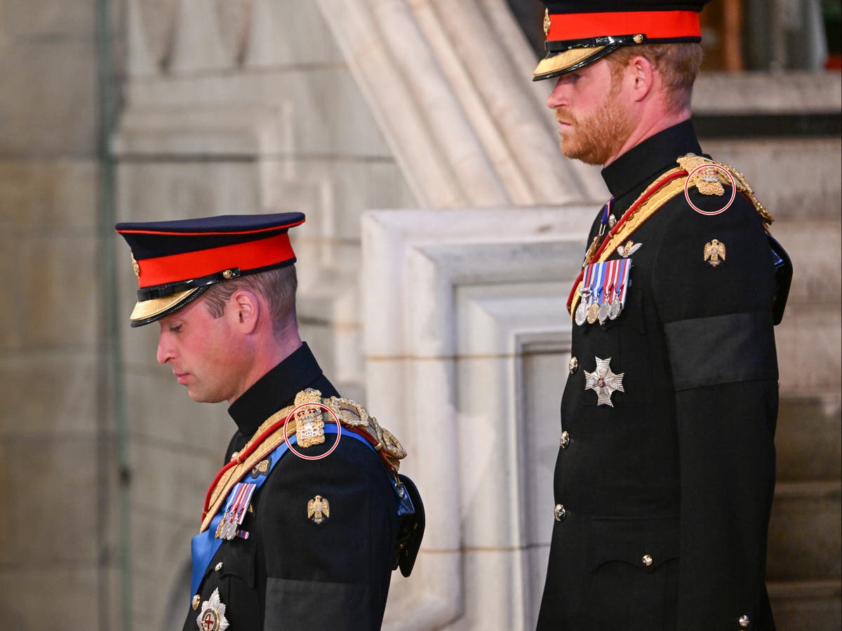 Prince Harry 'heartbroken' after Queen's 'ER' initials removed from his  military uniform | The Independent
