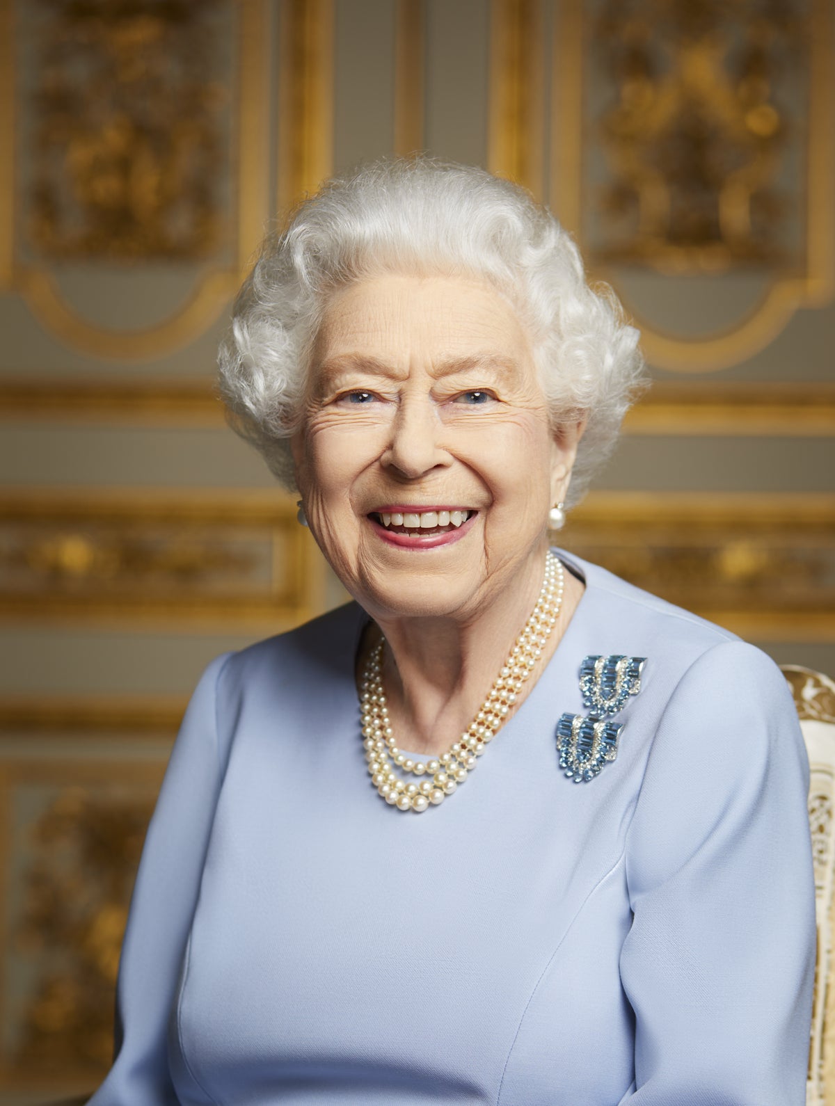 New portrait of smiling Queen released by Buckingham Palace ahead of funeral
