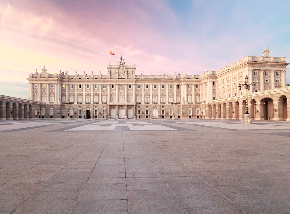 <p>Evening view of Madrid Royal Palace</p>