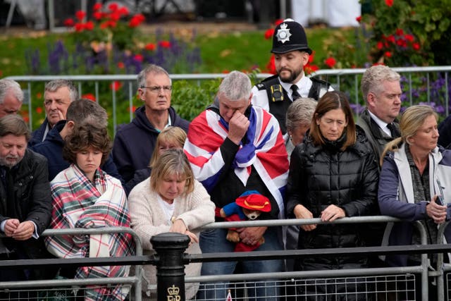 Britain Royals Tearful Crowds Photo Gallery