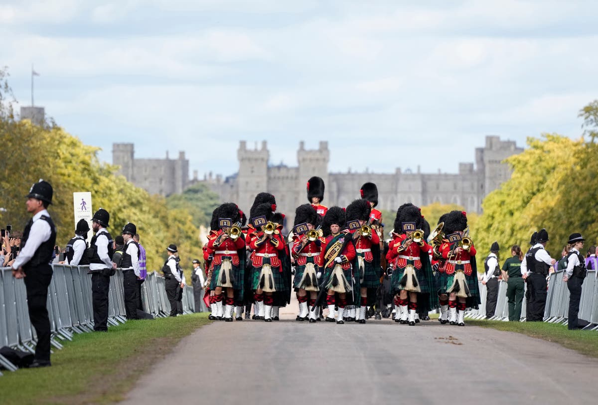 Queen to be reunited with Philip and her parents in Windsor