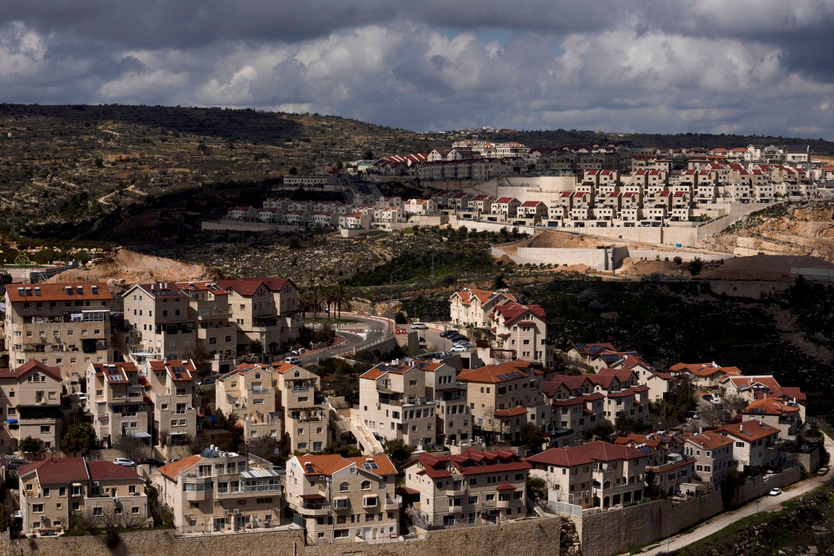 Booking.com adds travel warnings for West Bank settlements