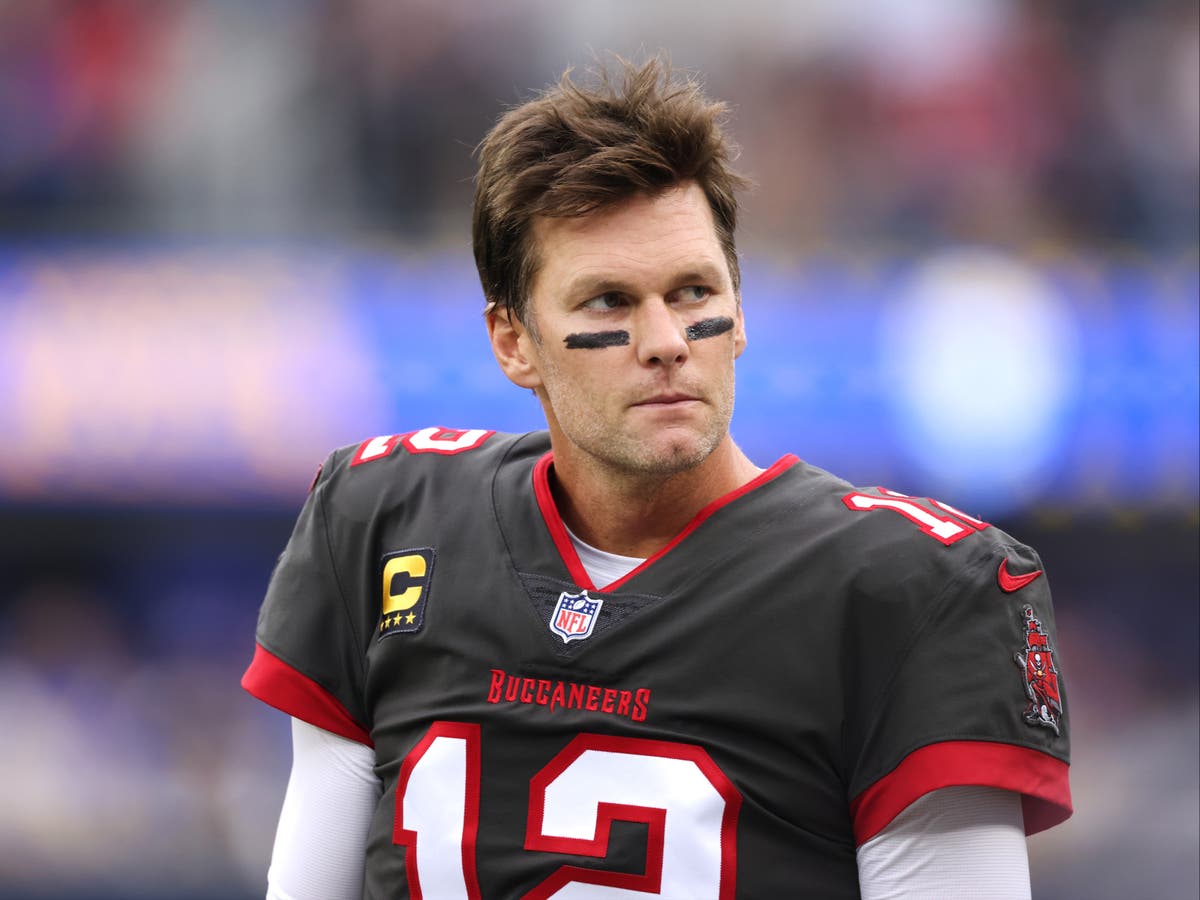 Tom Brady Apologizes After Breaking Tablet During Sunday's Bucs Game