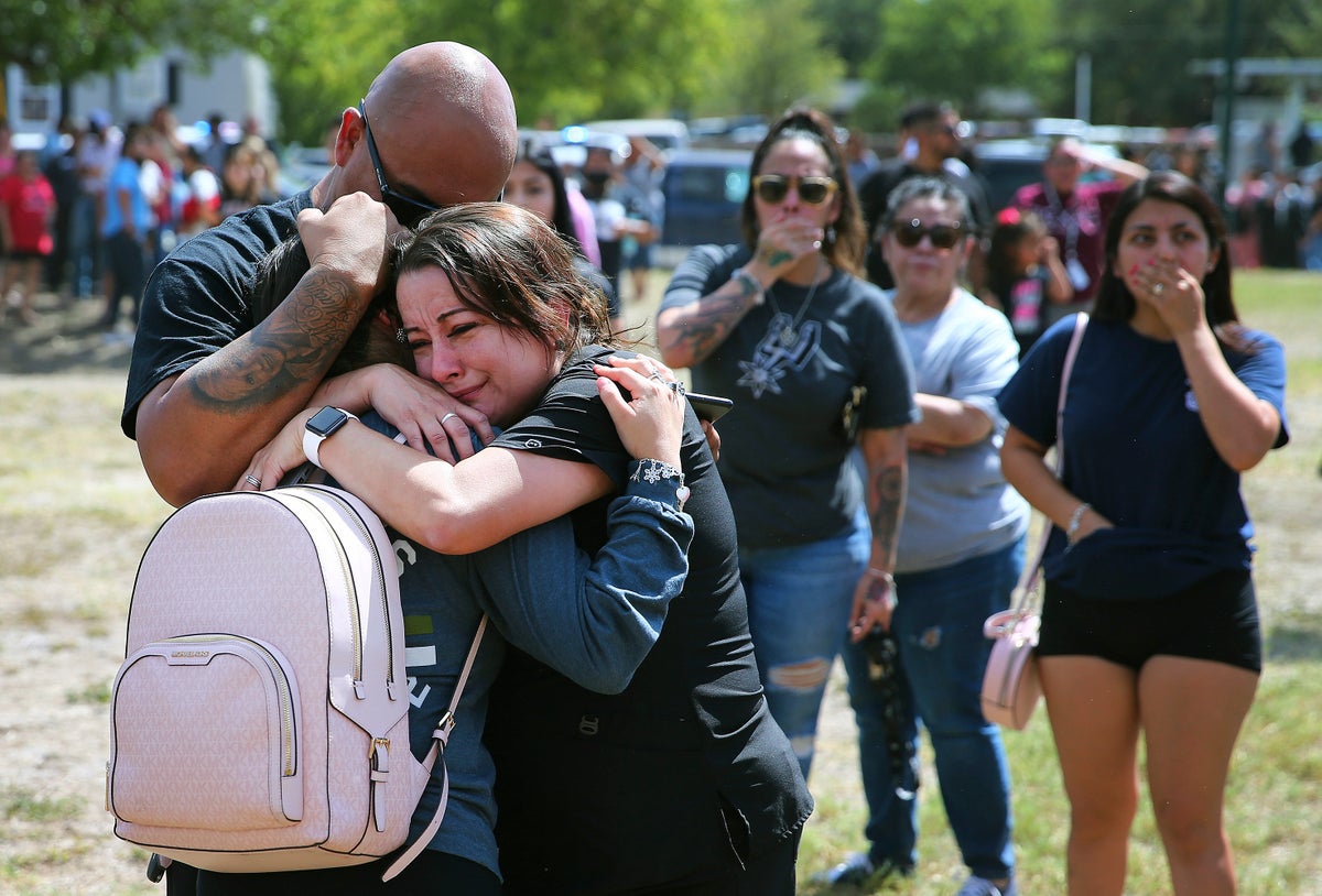 Parents besiege Texas high school after false shooting call