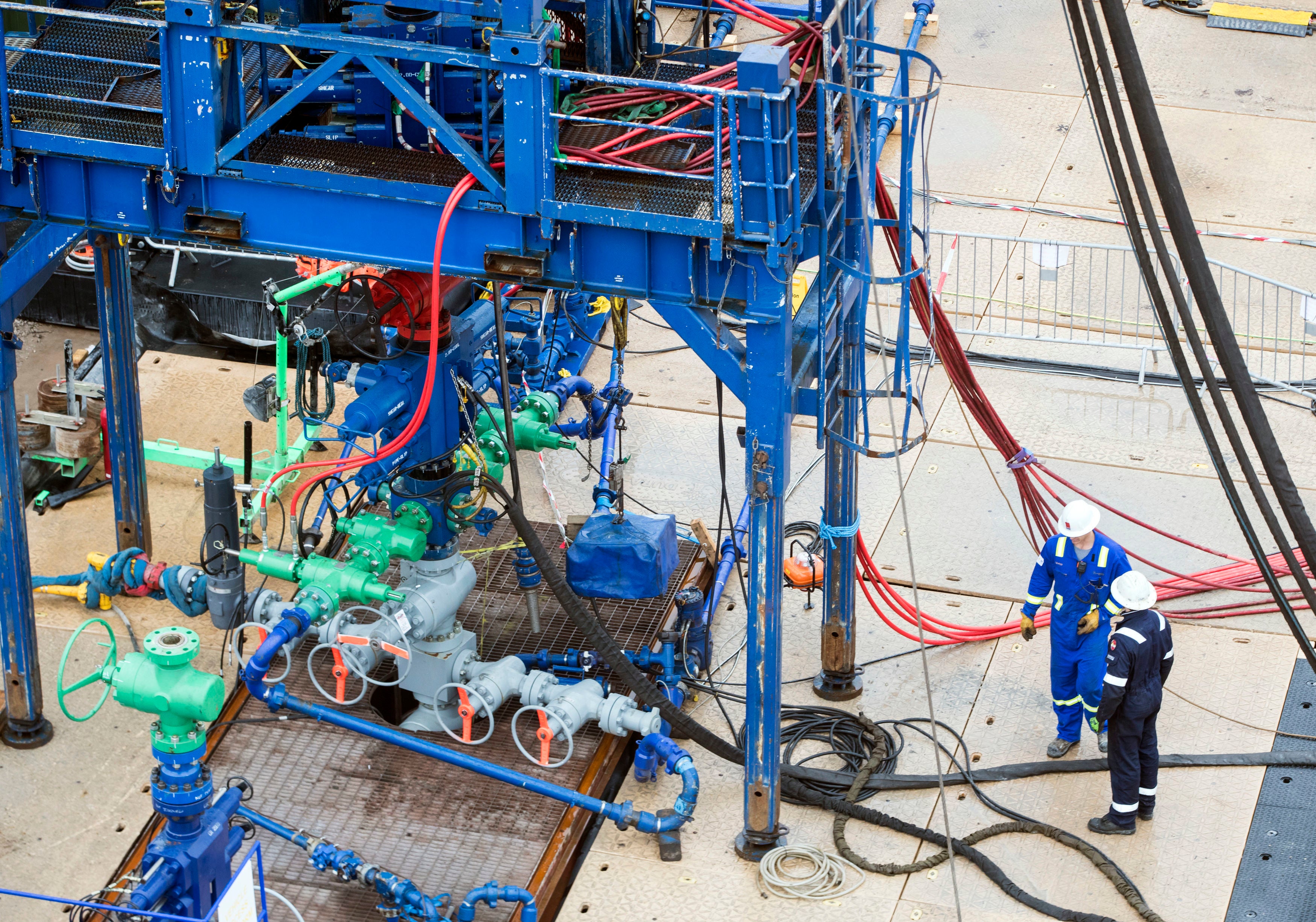 <p>Lord Deben says fracking will not help the cost of living crisis. </p>