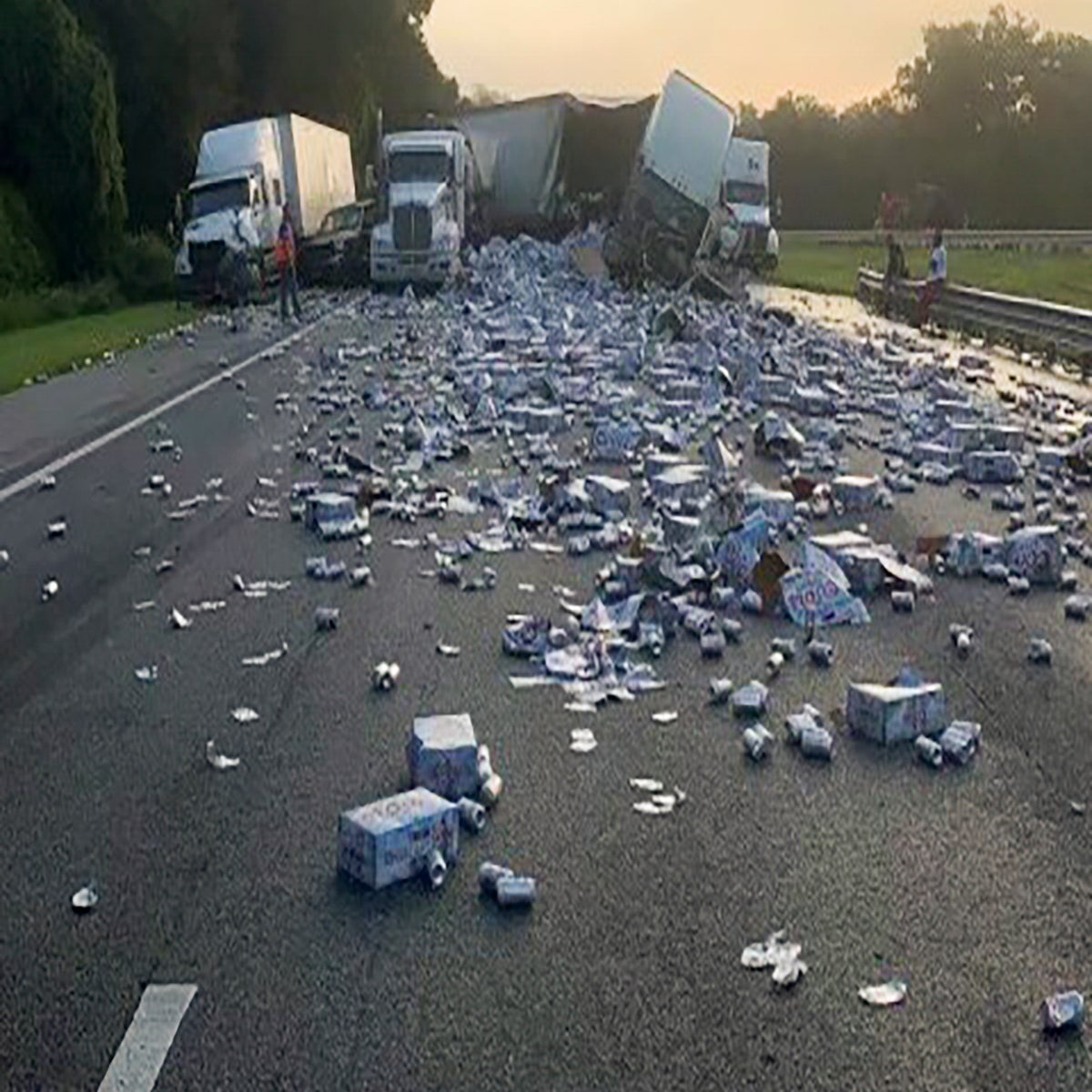 Florida highway covered in Coors Light beer after semi crash ...
