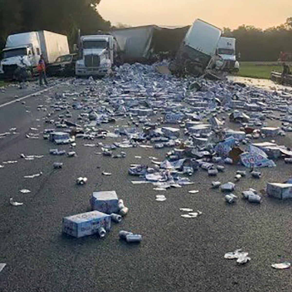 Florida highway covered in Coors Light beer after semi crash ...
