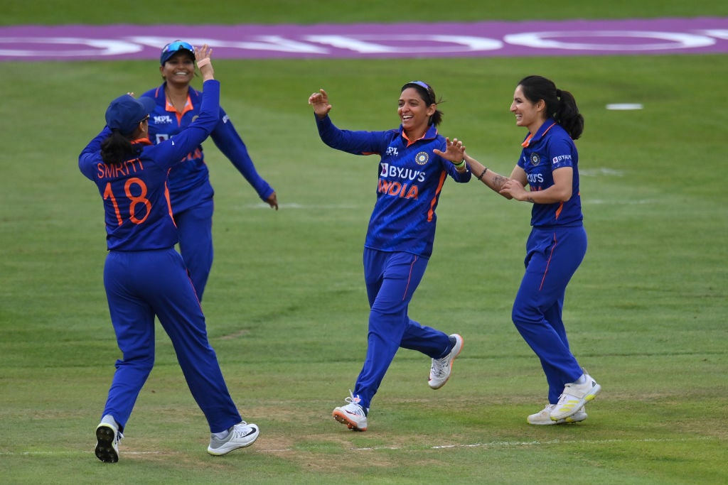 Harmanpreet Kaur celebrates running out Tammy Beaumont