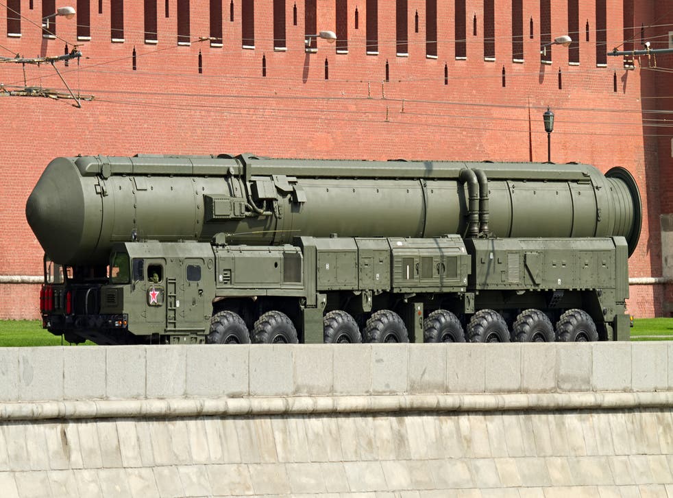 <p>Russian nuclear missile Topol-M near the Kremlin</p>